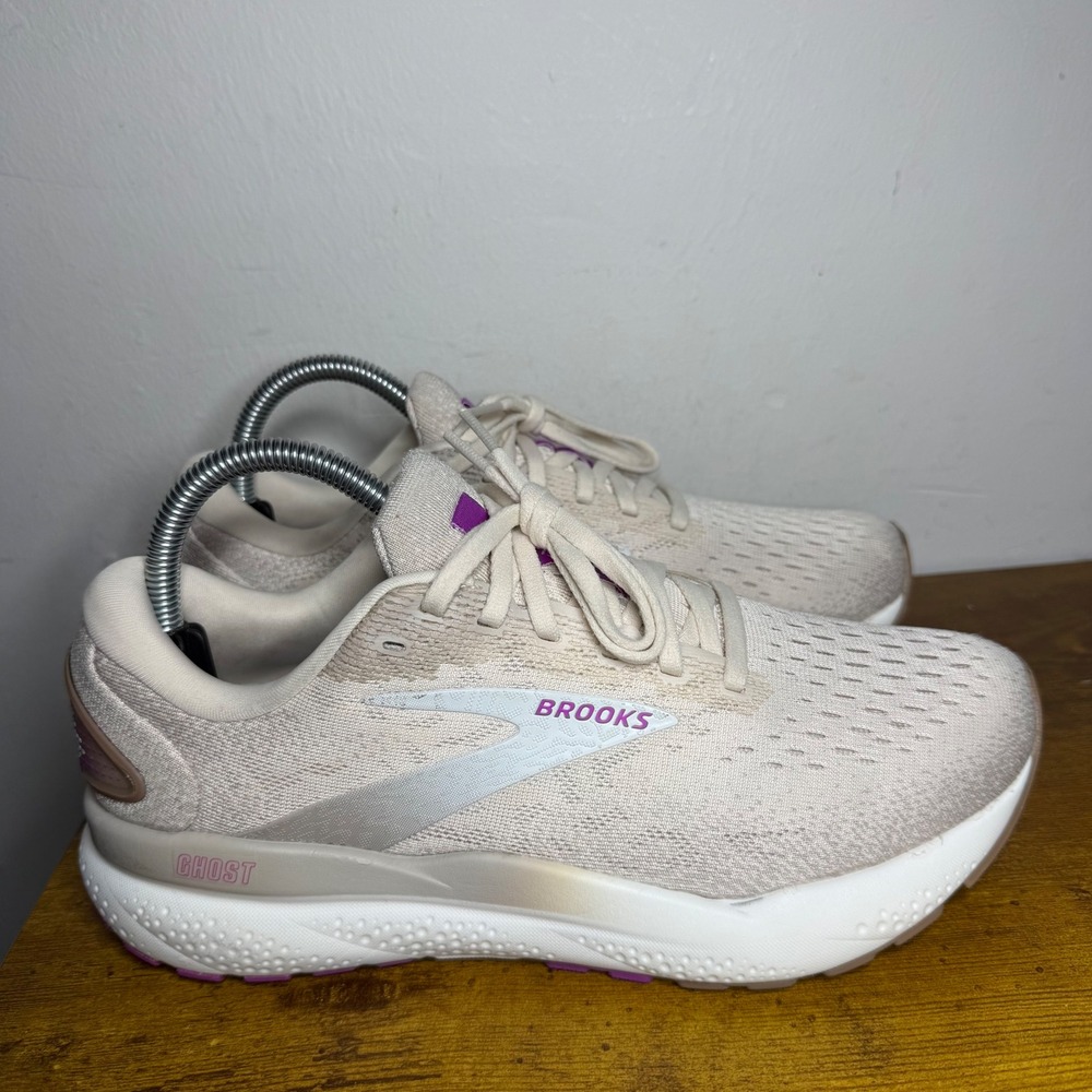 Brooks Ghost 16 Running Shoes Womens Size 8.5 Tan Purple 1204071B251